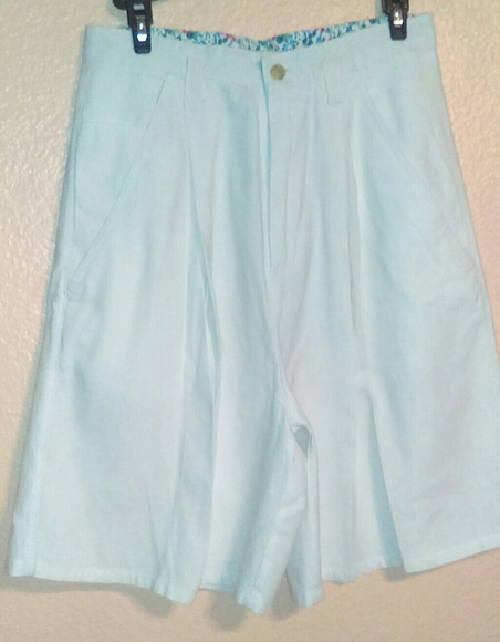 Lindsay Gray white linen blend shorts - Picture 1 of 2